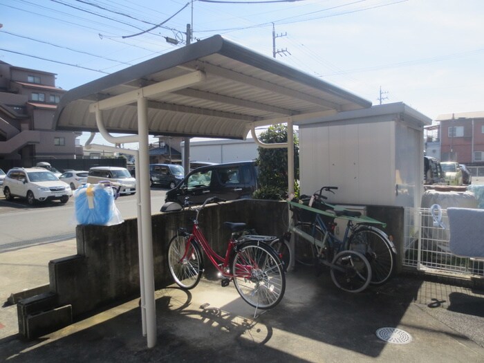 物件外観写真5　(駐輪場)