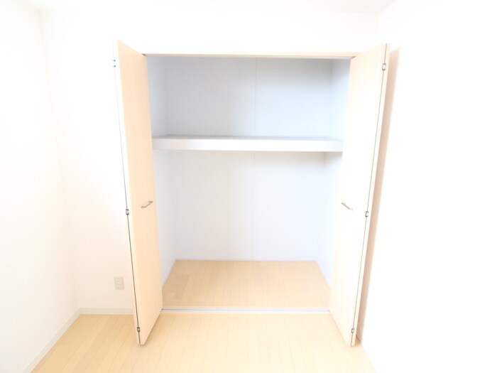 物件内観写真12　(収納)