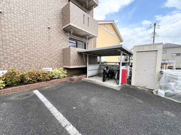 物件外観写真4　(駐輪場)