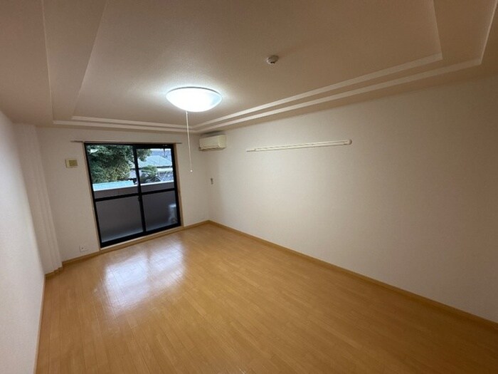 物件内観写真4　(居室)