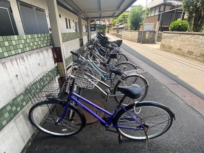 物件外観写真6　(駐輪場)