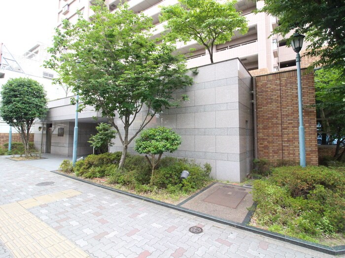 物件外観写真5　(エントランス部分)