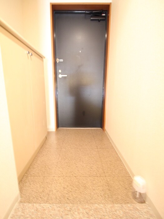 物件内観写真13　(玄関)