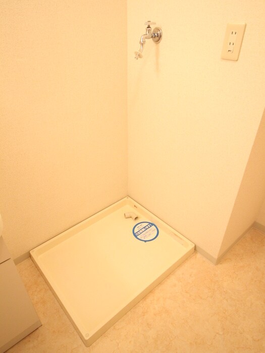 物件内観写真17　(洗濯機置場)