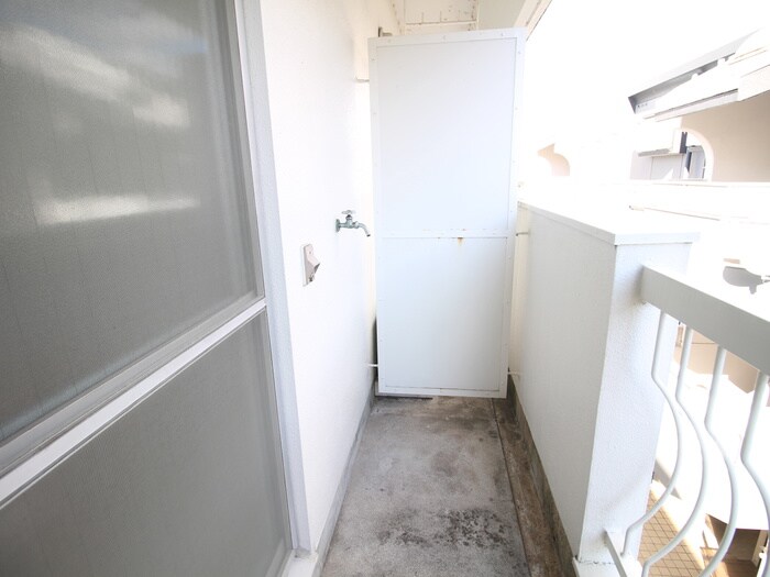 物件内観写真13　(洗濯機置場)