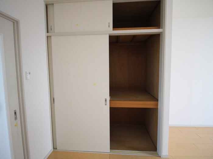 物件内観写真16　(収納)