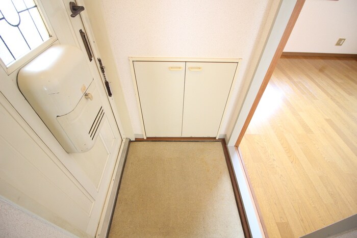 物件内観写真7　(玄関)