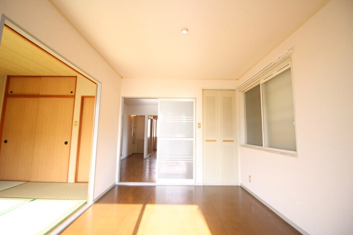 物件内観写真10　(居室)