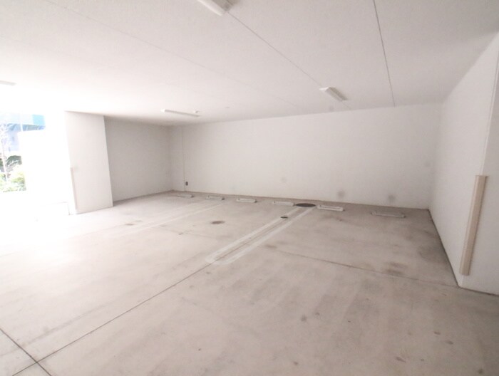 物件外観写真4　(駐車場)