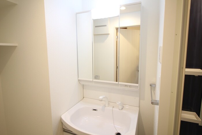 物件内観写真11　(洗面)