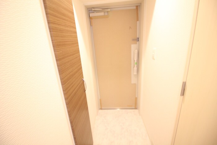 物件内観写真16　(玄関)