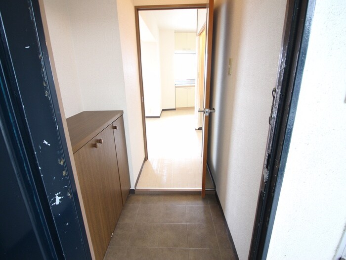 物件内観写真17　(玄関)