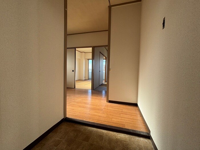 物件内観写真21　(玄関)