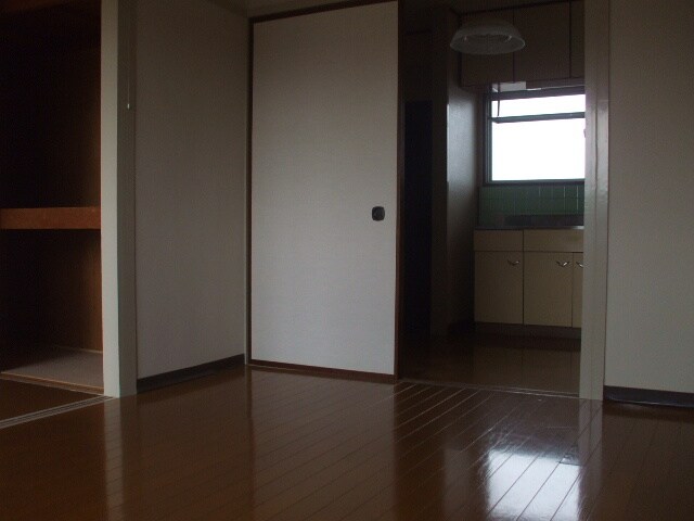 物件内観写真4　(居室)