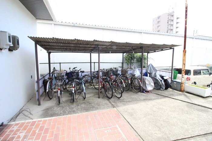 物件外観写真5　(駐輪場)