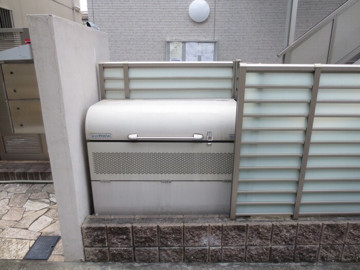 物件外観写真5　(エントランス部分)