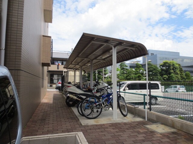 物件外観写真3　(駐輪場)
