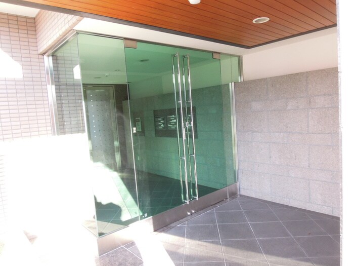 物件外観写真5　(エントランス部分)