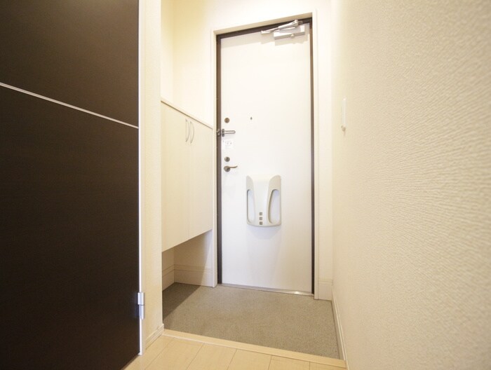 物件内観写真15　(玄関)
