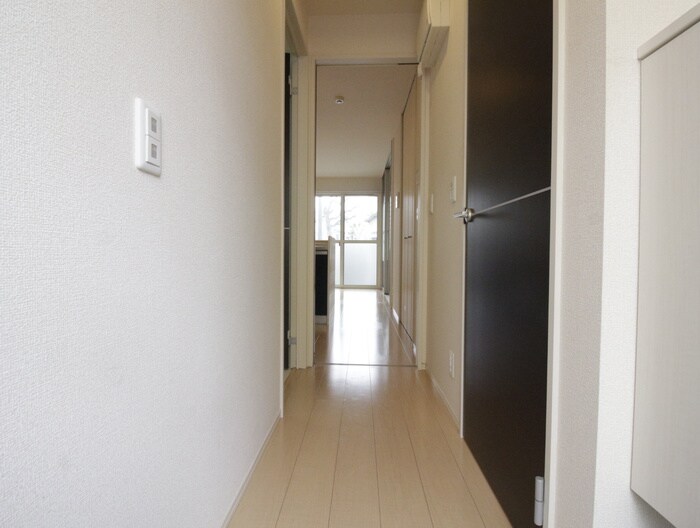 物件内観写真17　(廊下)