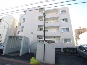第８平與マンション外観写真