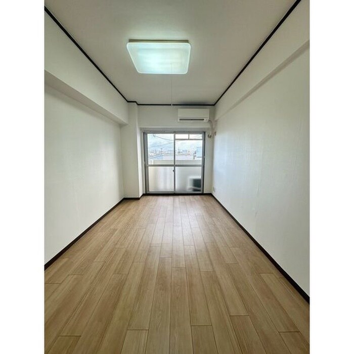 物件内観写真3　(居室)