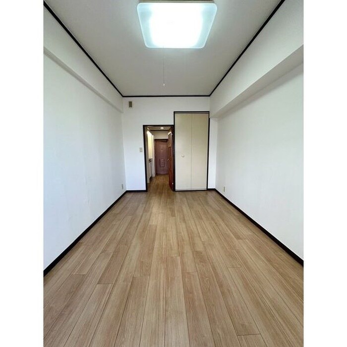 物件内観写真4　(居室)