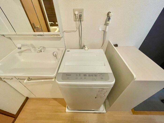 物件内観写真14　(洗濯機置場)