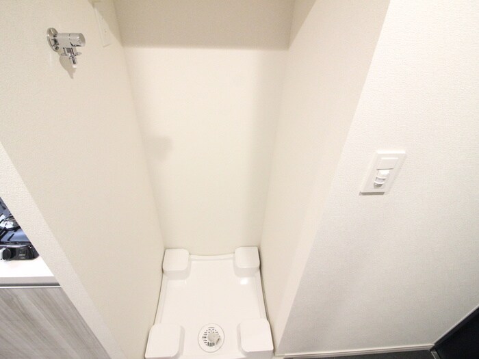 物件内観写真14　(洗濯機置場)