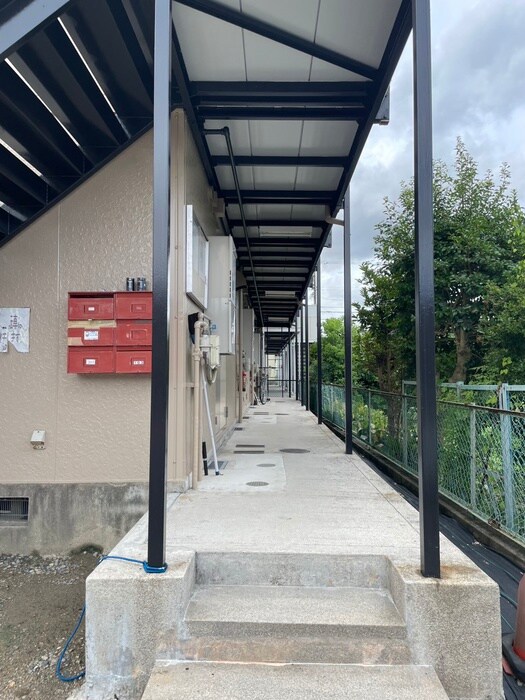 物件外観写真6　(エントランス部分)