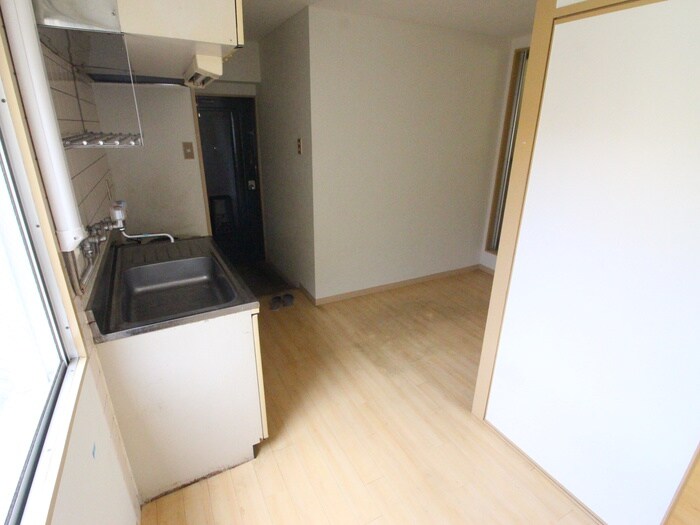 物件内観写真10　(廊下)