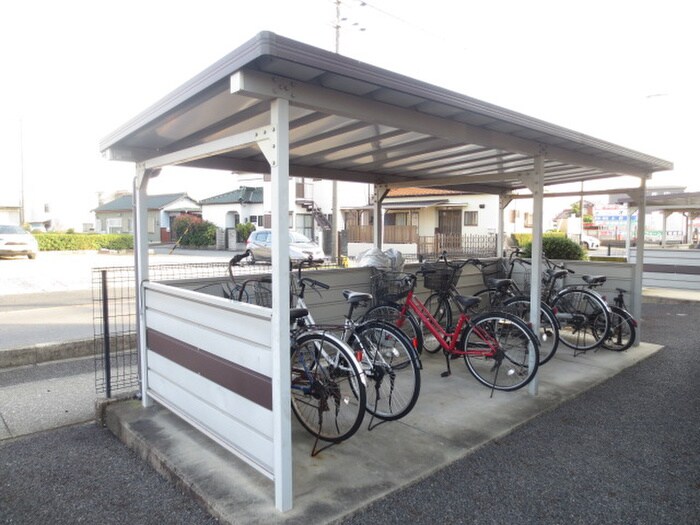 物件外観写真3　(駐輪場)