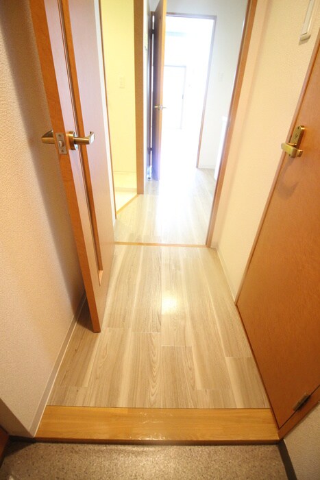 物件内観写真21　(玄関)