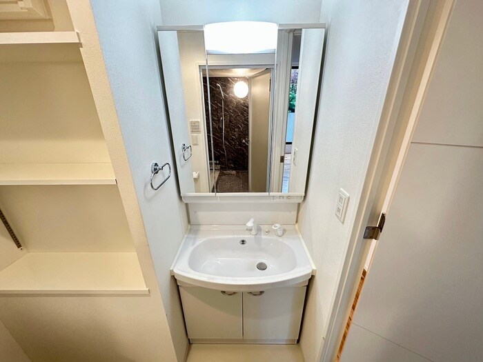 物件内観写真13　(洗面)