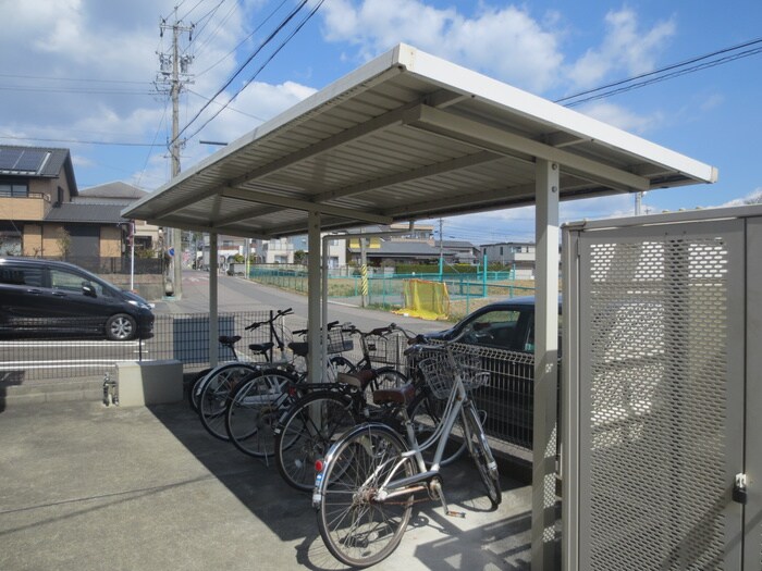 物件外観写真5　(駐輪場)