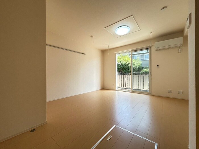 物件内観写真18　(居室)