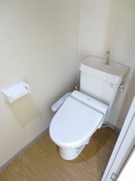 物件内観写真8　(トイレ)