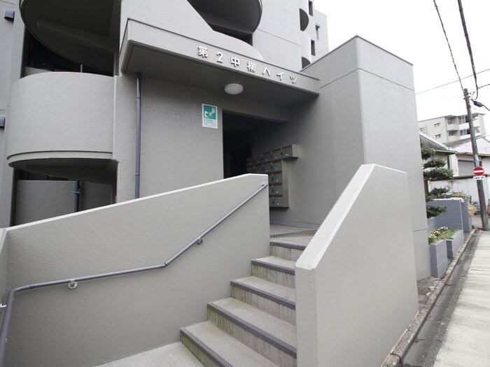 物件外観写真5　(エントランス部分)