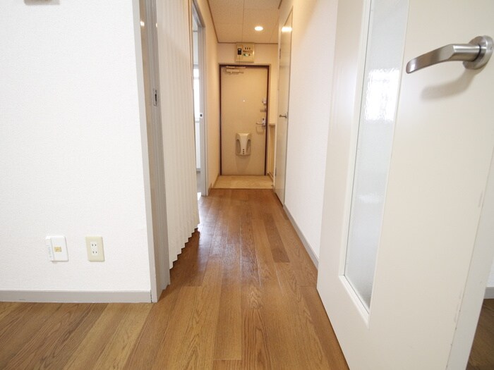 物件内観写真20　(廊下)