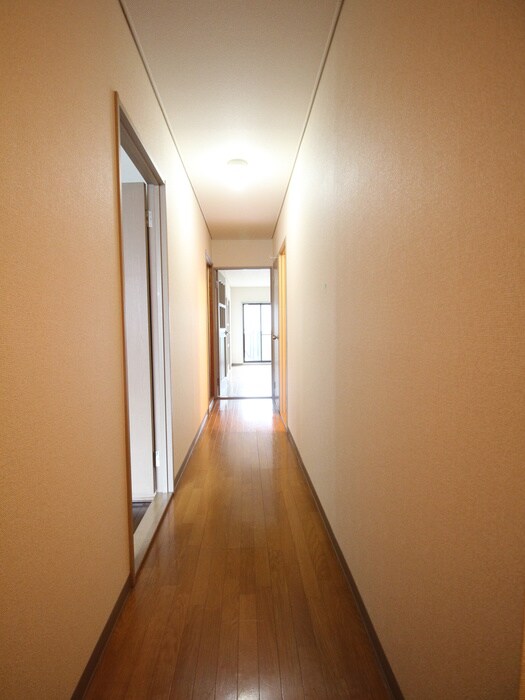 物件内観写真16　(廊下)