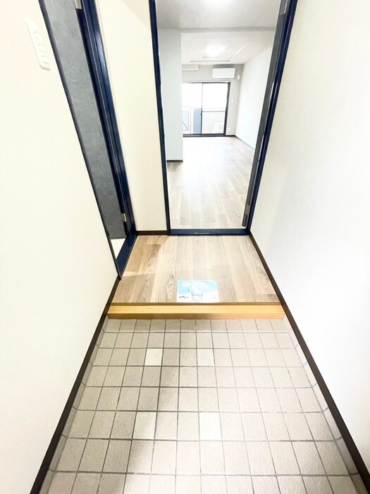 物件内観写真17　(玄関)
