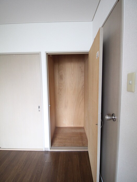 物件内観写真18　(収納)