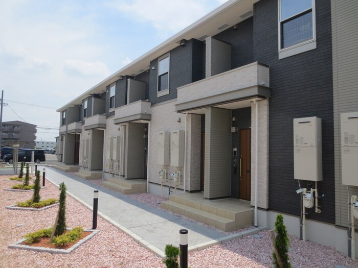 物件外観写真5　(エントランス部分)