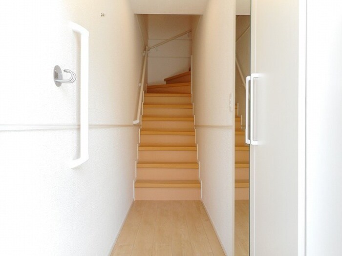 物件内観写真15　(玄関)