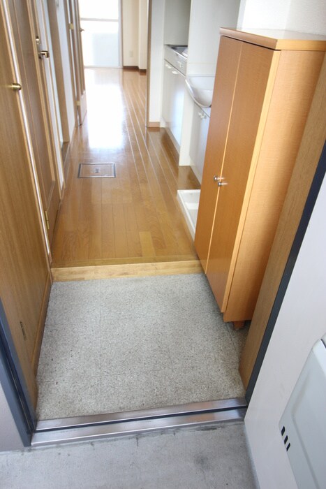 物件内観写真7　(玄関)