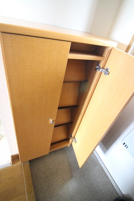 物件内観写真8　(靴箱)