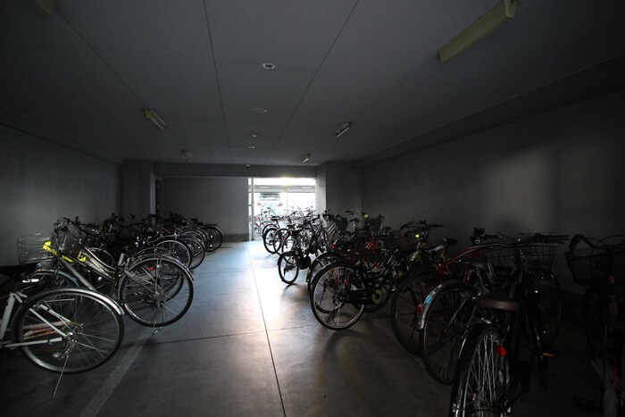 物件外観写真5　(駐輪場)