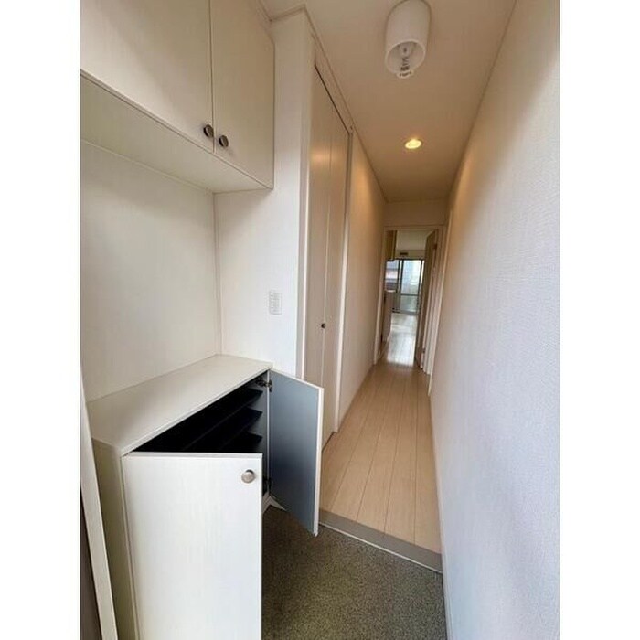 物件内観写真14　(玄関)