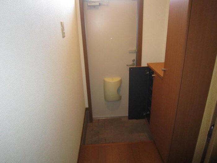 物件内観写真5　(玄関)