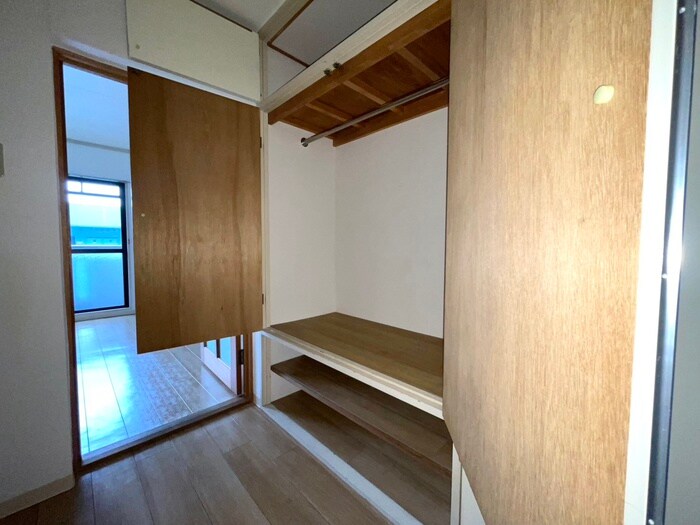 物件内観写真16　(収納)